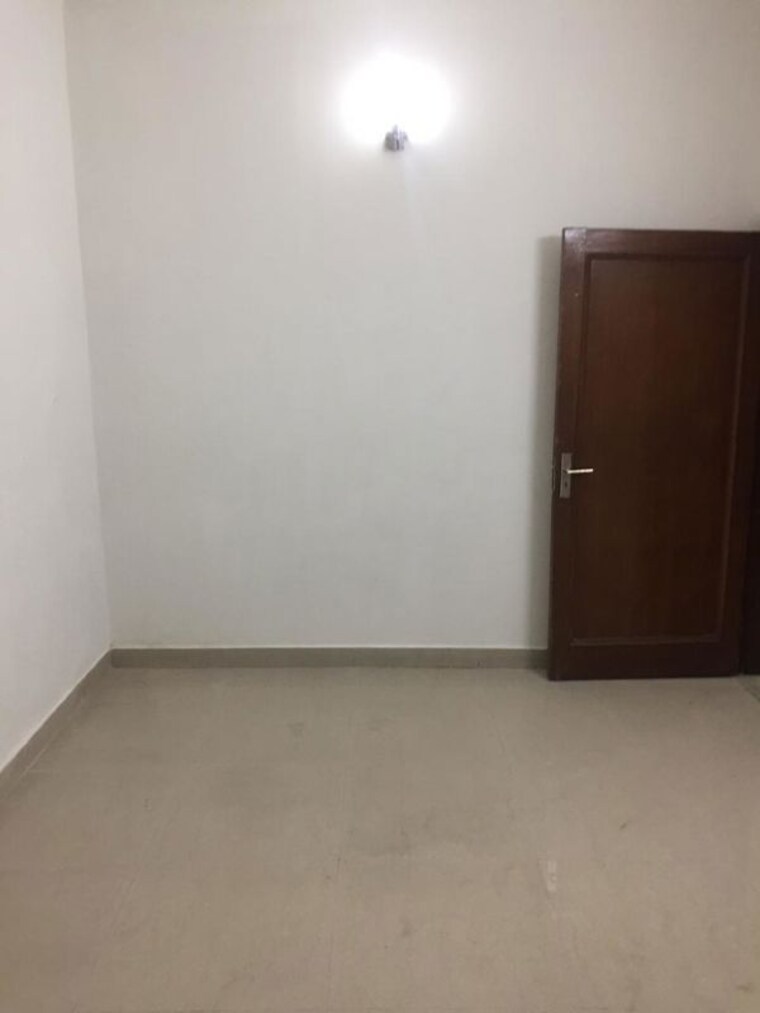 Room, green park extension 4 Bedroom 300 Sq.Yd. Builder Floor In Green Park Extension Delhi 10313301