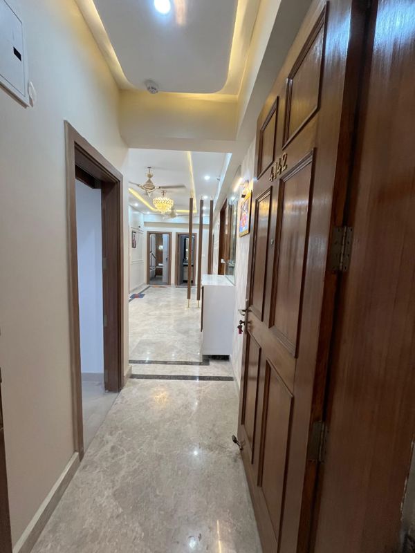 6+ BHK + Store Room Independent House For Sale in Sector 55