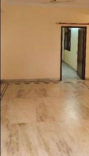 Room in 3 BHK Apartment at Rohtas Pashupati Apartments, Butler Colony – for Rent