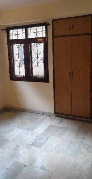 Room in 3 BHK Apartment at Rohtas Pashupati Apartments, Butler Colony – for Rent