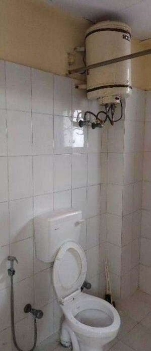 Bathroom in 3 BHK Apartment at Rohtas Pashupati Apartments, Butler Colony – for Rent