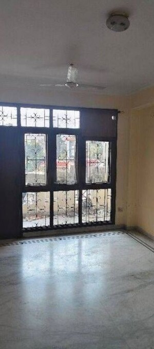 Room in 3 BHK Apartment at Rohtas Pashupati Apartments, Butler Colony – for Rent