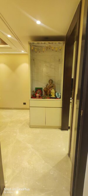 Living Room in 3 BHK Builder Floor at Sector 25 – for Rent