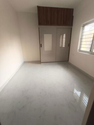 Room in 1 BHK Builder Floor at Hsr Layout Sector 2 – for Rent