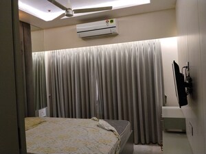 Bedroom in 2 BHK Apartment at Neumec Shreeji Towers, Wadala East – for Rent