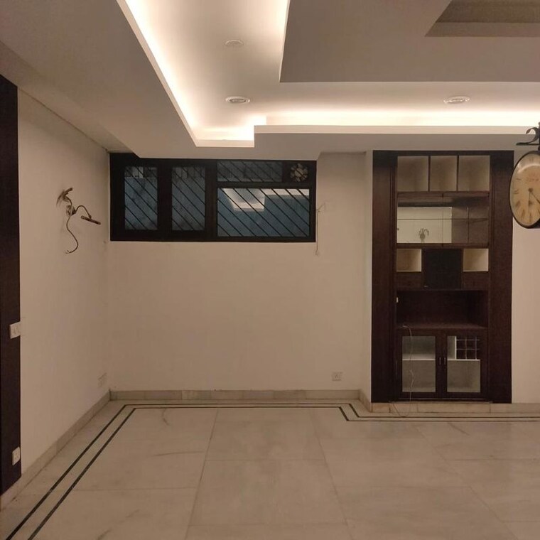 Hall, saket 4 Bedroom 500 Sq.Yd. Builder Floor In Saket Delhi 10313422