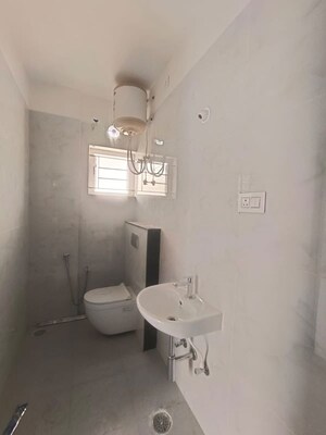 Bathroom in 1 BHK Builder Floor at Hsr Layout Sector 2 – for Rent