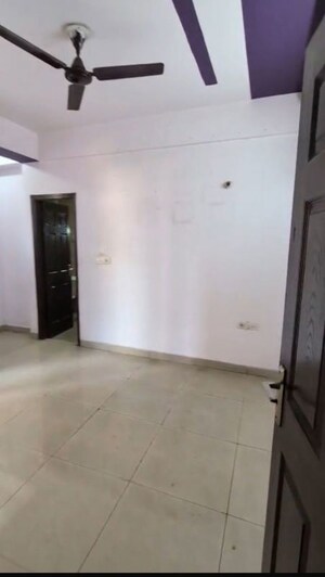 Room in 3 BHK Apartment at Ajnara Integrity, Raj Nagar Extension – for Rent