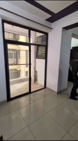 Room in 3 BHK Apartment at Ajnara Integrity, Raj Nagar Extension – for Rent