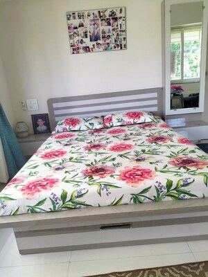 Bedroom in 3 BHK Apartment at Kumar Picasso, Hadapsar – for Rent