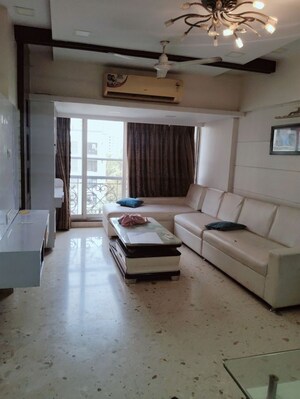 2.5 BHK Apartment For Sale in Malad East