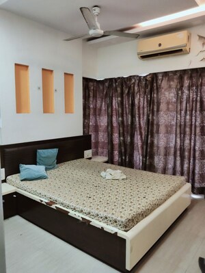 Bedroom in 2.5 BHK Apartment at Malad East – for Sale