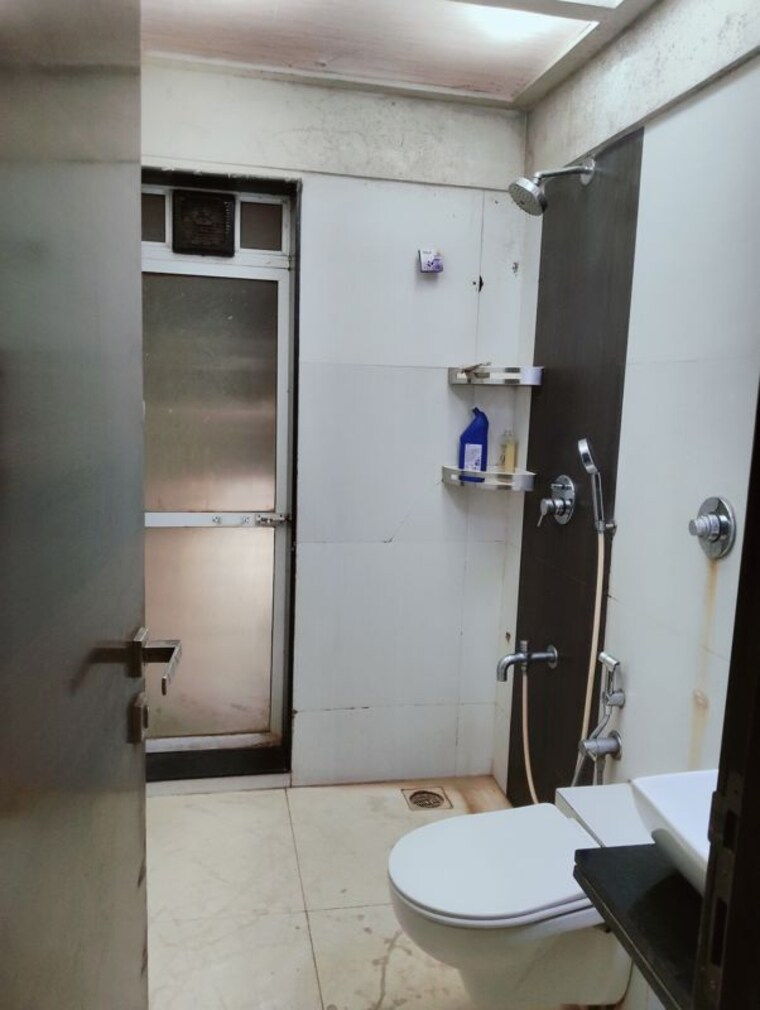 Attached Bathroom, malad east 2.5 Bedroom 750 Sq.Ft. Apartment In Malad East Mumbai 10313462