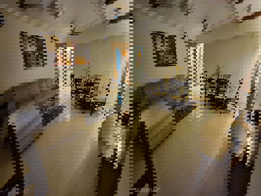 2 BHK 800 Sq.Ft. Apartment in Lake View Bandra