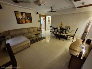 2 BHK Apartment For Rent in Lake View Bandra, Bandra West