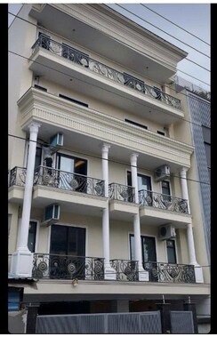4 BHK + Pooja Room,Extra Room Builder Floor For Sale in Sector 82