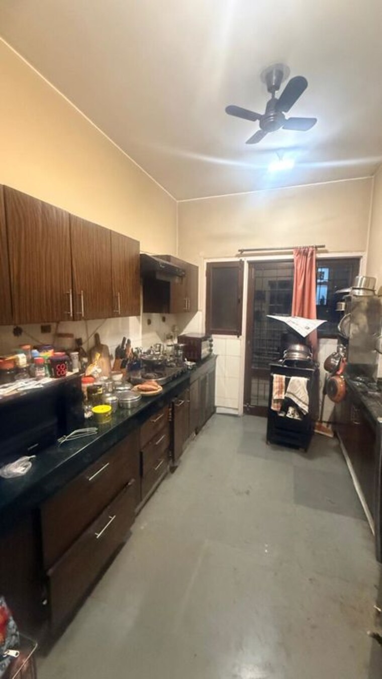 Kitchen, sector 21 3 Bedroom 4500 Sq.Ft. Builder Floor In Sector 21 Gurgaon 10313478