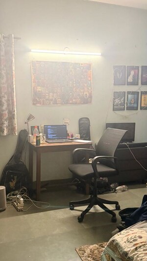 Team Area in 3 BHK Builder Floor at Sector 21 – for Rent