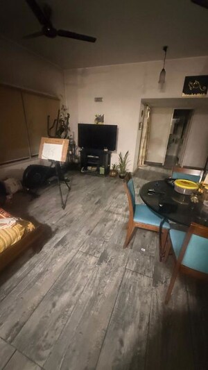 Parking in 3 BHK Builder Floor at Sector 21 – for Rent