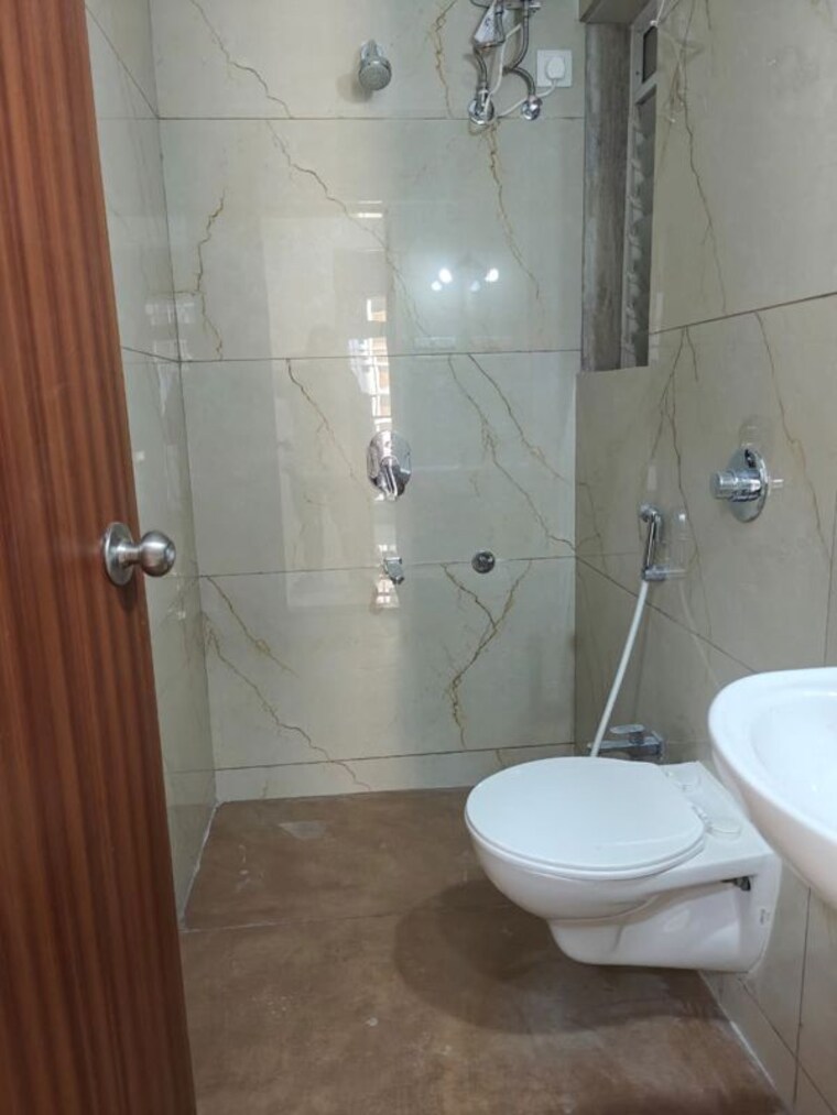 Bathroom, raunak-bliss-thane 1 Bedroom 500 Sq.Ft. Apartment In Ghodbunder Road Thane 10313494