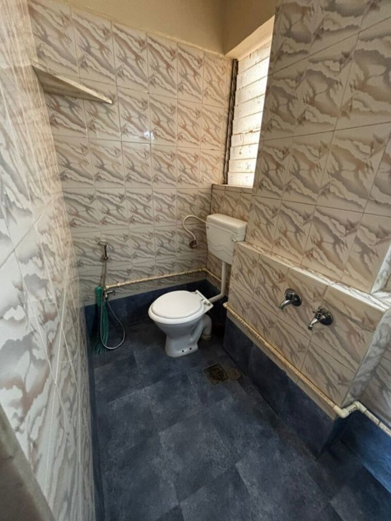 Bathroom, riddhi-garden 1 Bedroom 645 Sq.Ft. Apartment In Malad East Mumbai 10312756