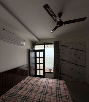 Room in 3 BHK Apartment at Maxxus Elanza, International Airport Road – for Rent