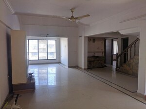 Room in 5 BHK Apartment at Kharghar – for Sale