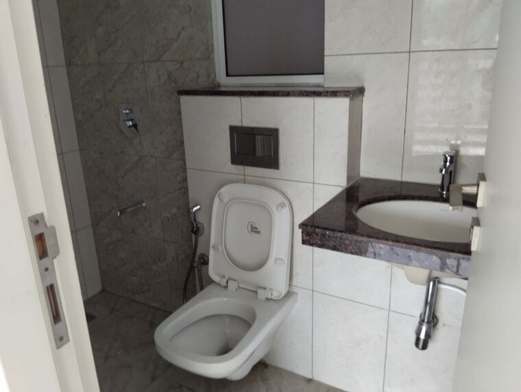 Bathroom, godrej-boulevard 2 Bedroom 700 Sq.Ft. Apartment In Manjari Pune 10313555