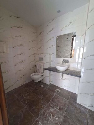 Bathroom in 2 BHK Builder Floor at South City 1 – for Rent