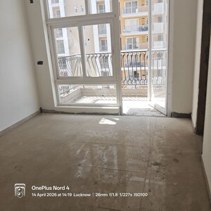 Room in 3.5 BHK Apartment at Omaxe R2, Gomti Nagar – for Sale