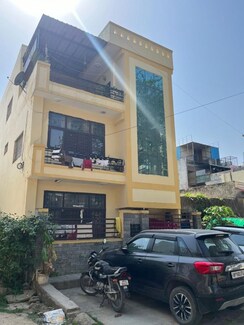 6 BHK + Servant Room Independent House For Sale in Sector 36 Greater Noida