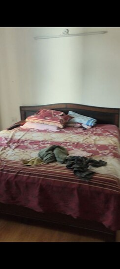 3 BHK + Servant Room Apartment For Rent in Gardenia Glory