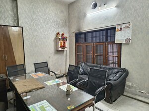 2.5 BHK Independent House For Rent in Chinhat