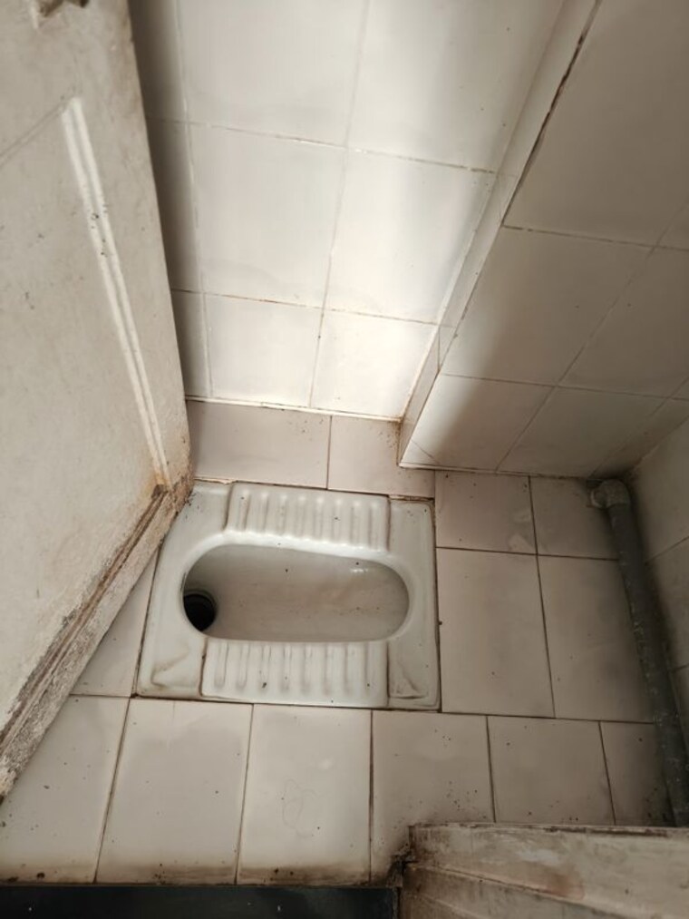 Bathroom, nerul Commercial Shop 600 Sq.Ft. In Nerul Navi Mumbai 10313594