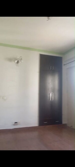 Room in 3 BHK Apartment at Gulmohur Garden, Raj Nagar Extension – for Rent