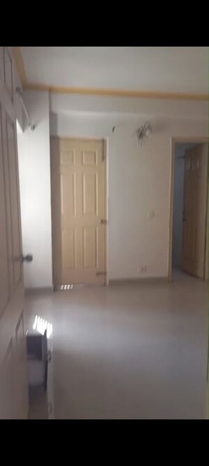 Room in 3 BHK Apartment at Gulmohur Garden, Raj Nagar Extension – for Rent