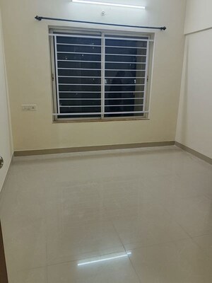 Room in 2 BHK Apartment at Kumar Palmgrove, Kondhwa – for Rent
