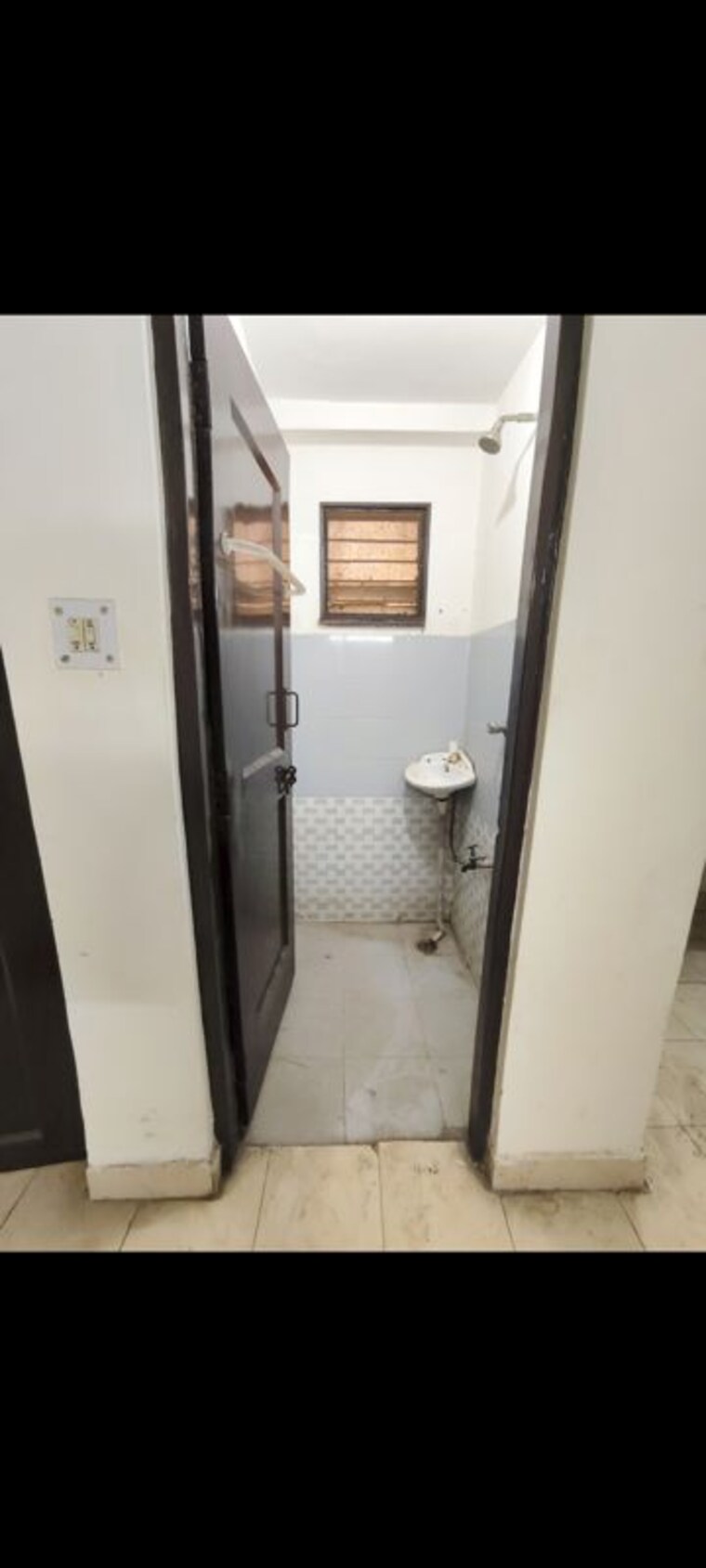 Bathroom, dwarka 1 Bedroom 450 Sq.Ft. Apartment In Dwarka Delhi 10313634