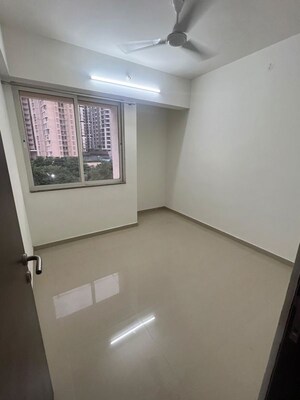 Room in 2 BHK Apartment at Puranik Tokyo Bay Phase 2A, Kasarvadavali – for Rent