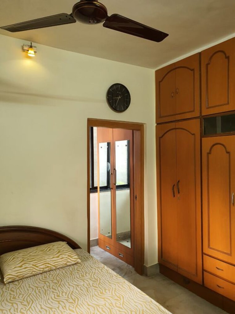 Room, satellite-garden 1 Bedroom 305 Sq.Ft. Apartment In Goregaon East Mumbai 9905006