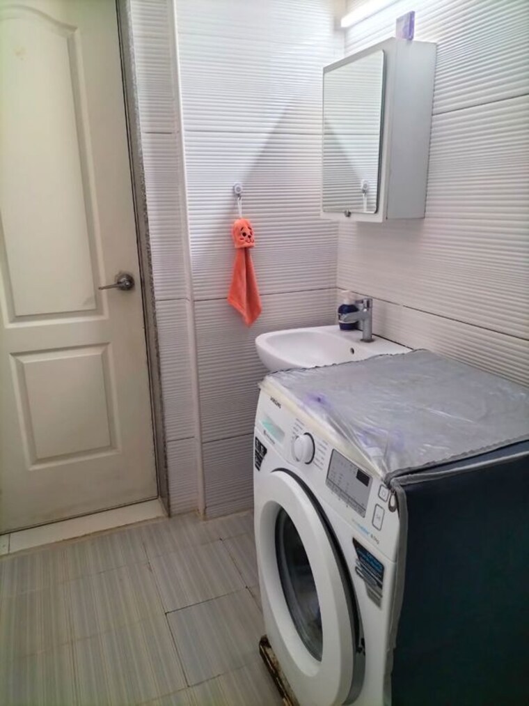 Bathroom, kumar-picasso 3 Bedroom 1834 Sq.Ft. Apartment In Hadapsar Pune 10313662