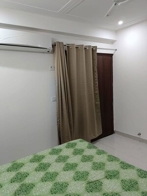 Room in 3 BHK Builder Floor at Global Foyer, Sector 43 – for Rent