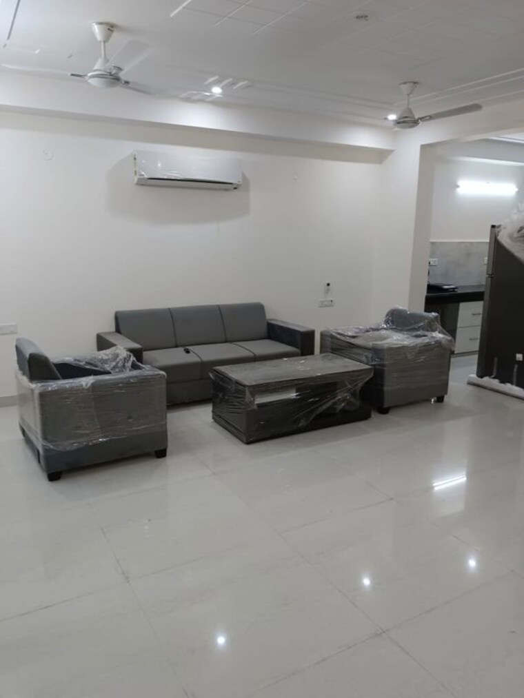 Living Room, global-foyer 3 Bedroom 1450 Sq.Ft. Builder Floor In Sector 43 Gurgaon 10313666