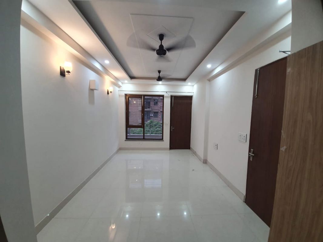 3 BHK 163 Sq.Yd. Builder Floor in ROF Portico
