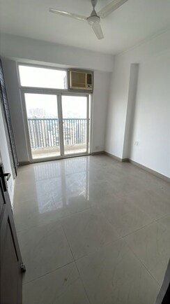 2 BHK Apartment For Sale in Ajnara Le Garden