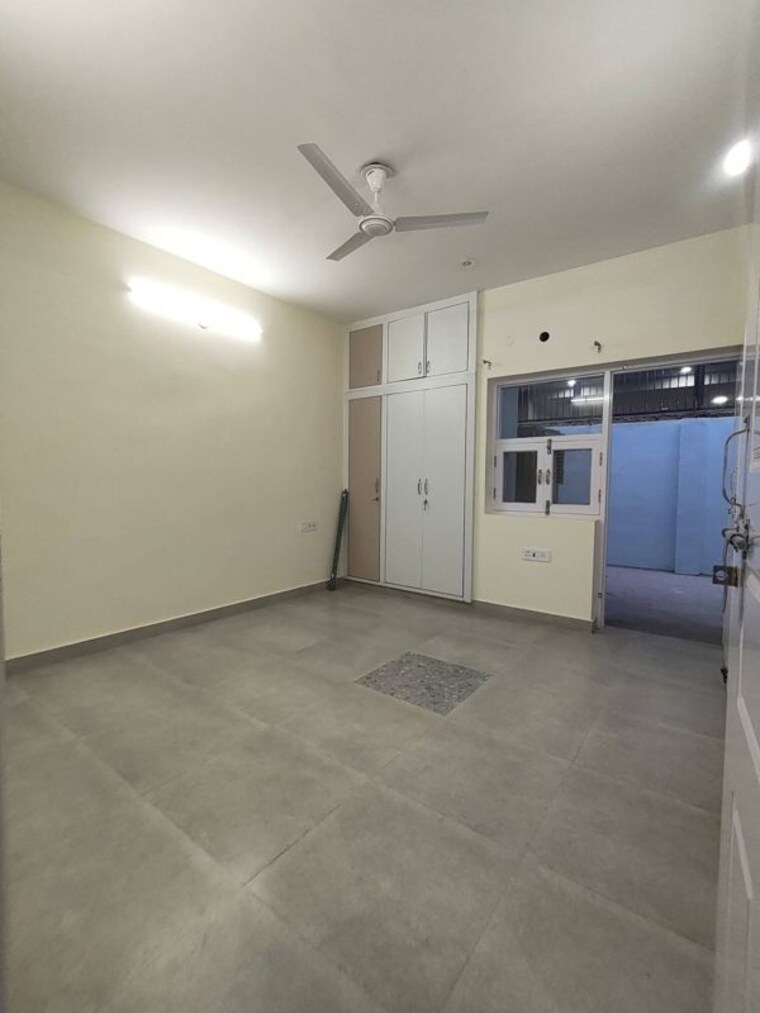 Room, sector 57 2 Bedroom 204 Sq.Yd. Independent House In Sector 57 Gurgaon 10313754