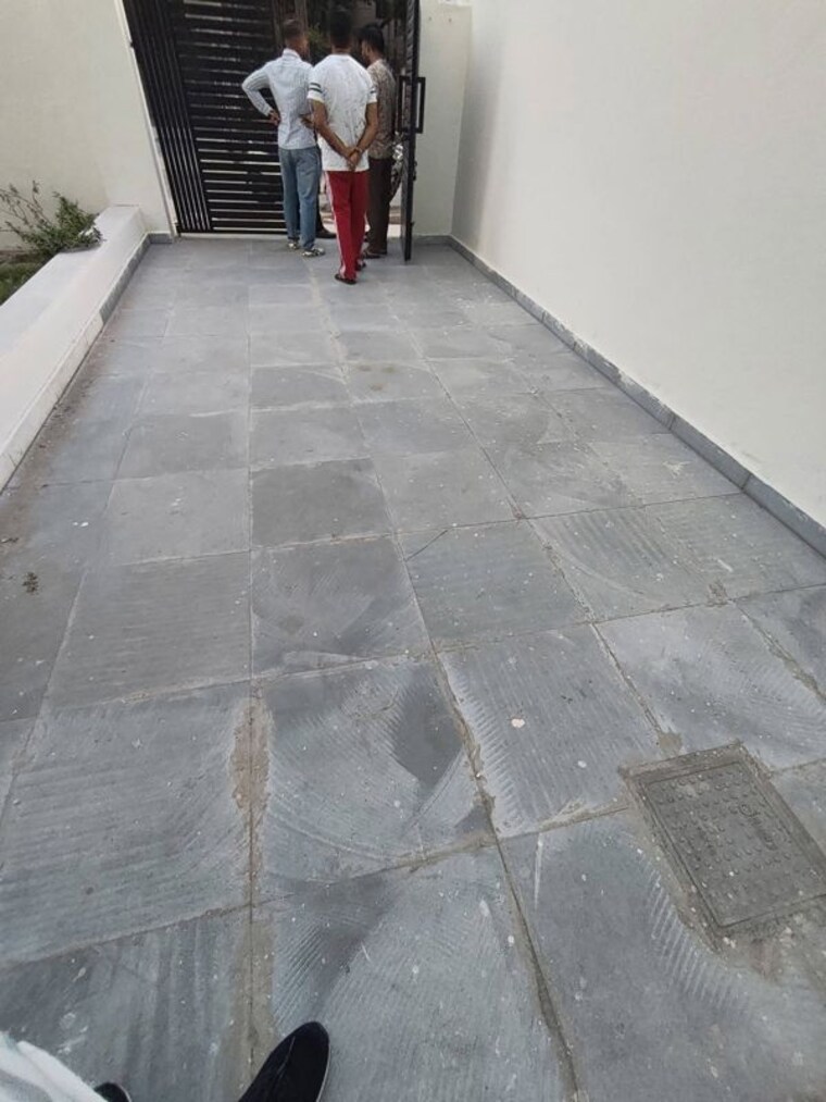 Balcony, sector 57 2 Bedroom 204 Sq.Yd. Independent House In Sector 57 Gurgaon 10313754
