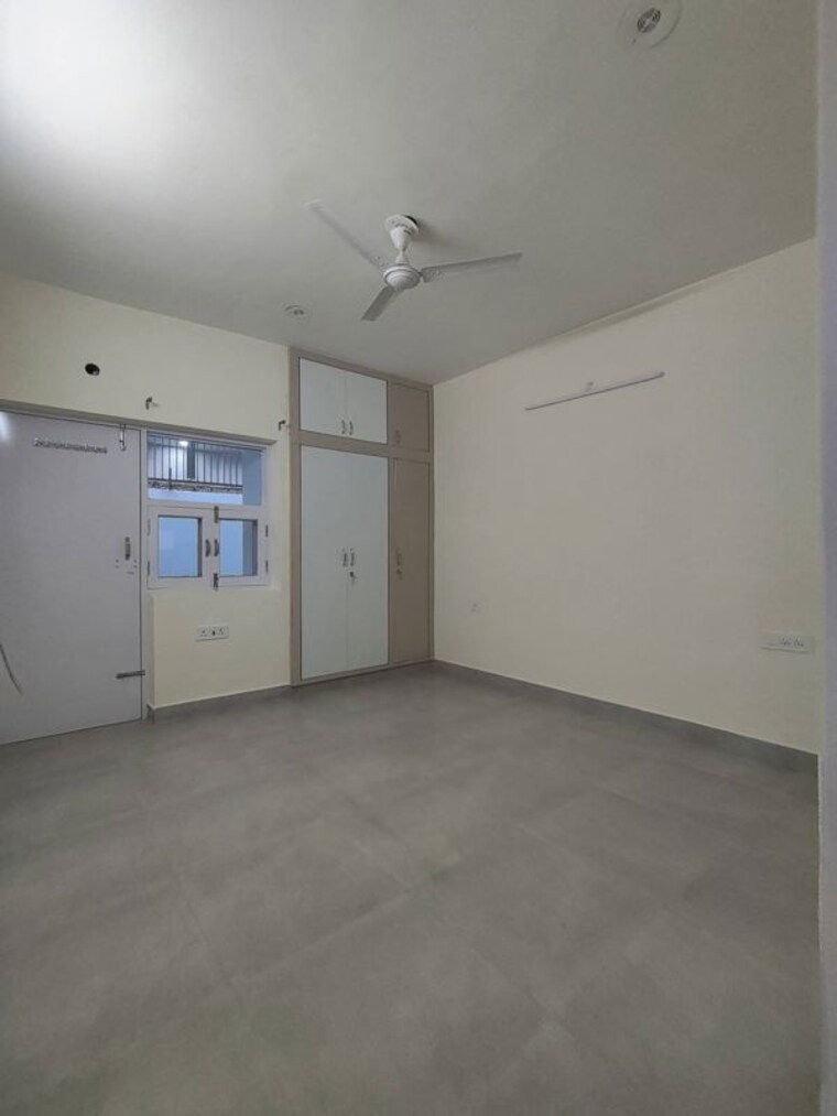 Room, sector 57 2 Bedroom 204 Sq.Yd. Independent House In Sector 57 Gurgaon 10313754