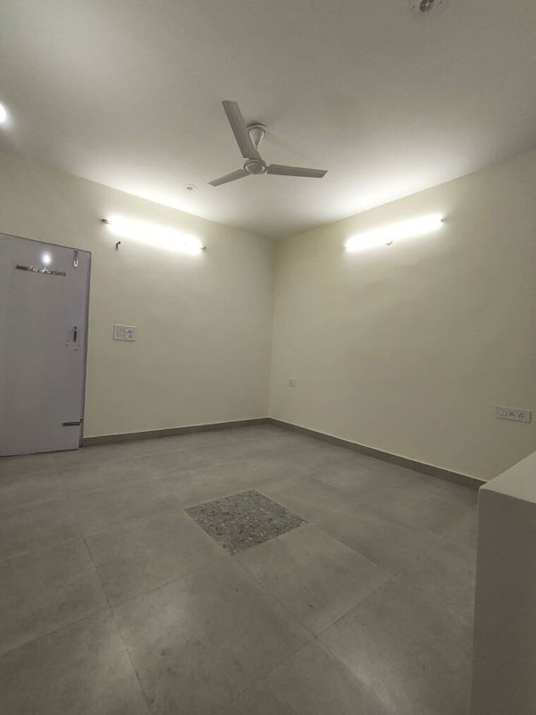 Room, sector 57 2 Bedroom 204 Sq.Yd. Independent House In Sector 57 Gurgaon 10313754