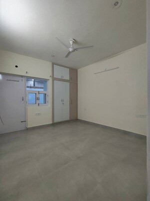 Room in 2 BHK Independent House at Sector 57 – for Rent